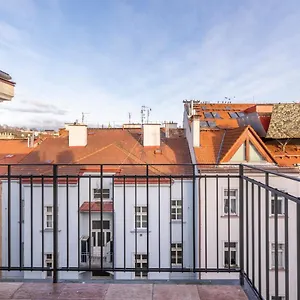 **** شقة فندقية Petrin Tower جمهورية التشيك